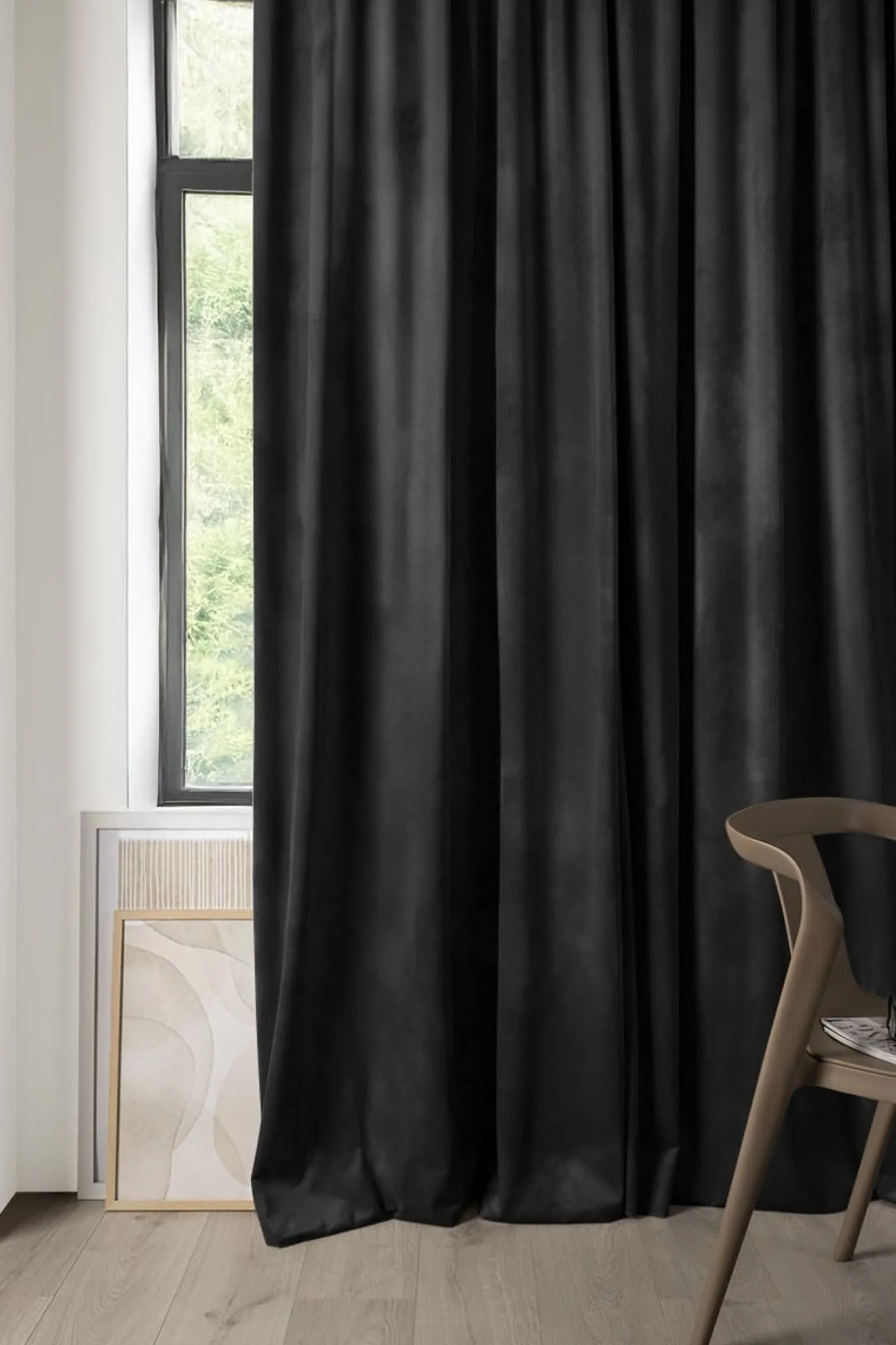 Gardin svart - 135x240cm 7cm