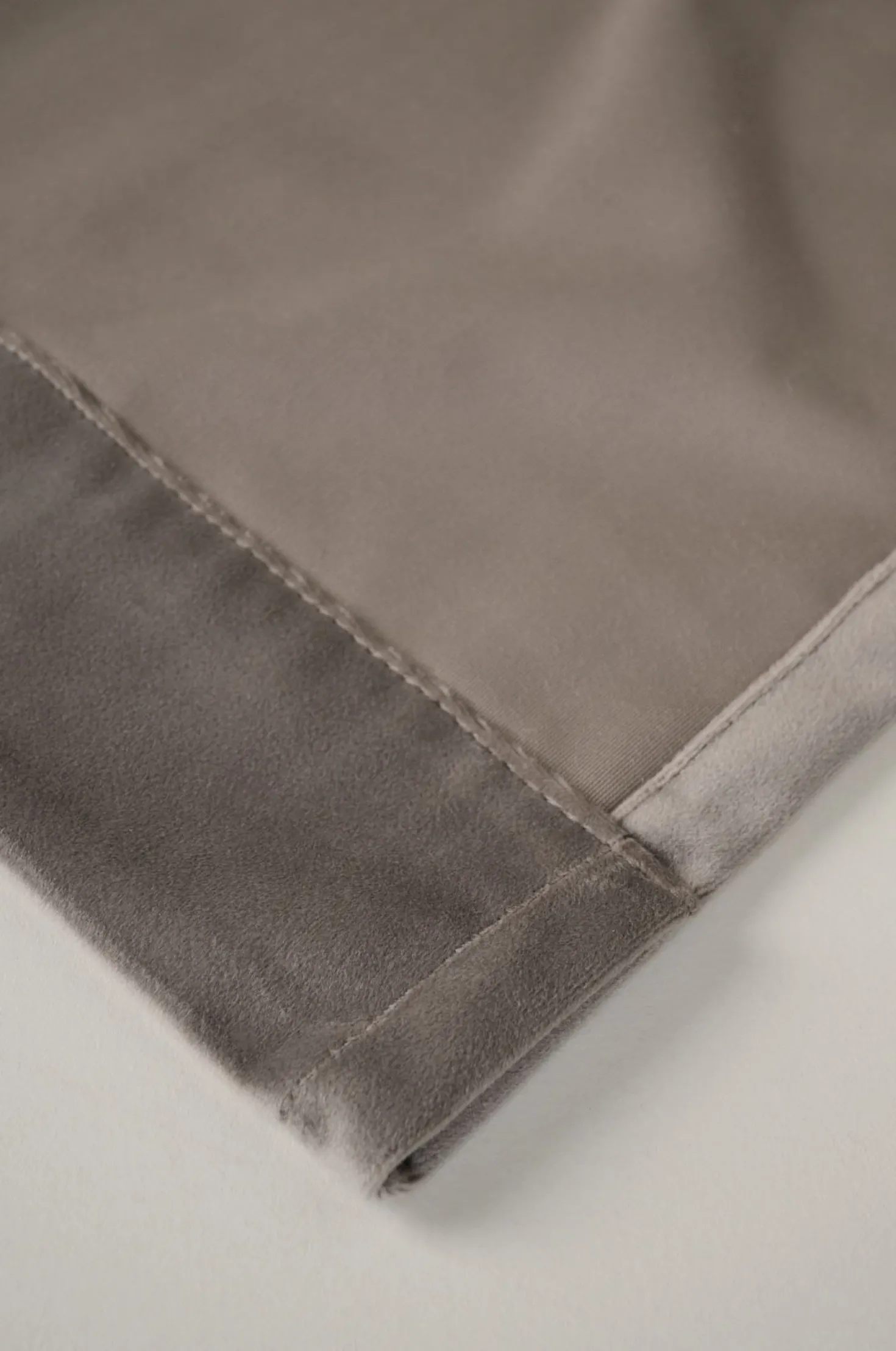 Gardin taupe - 135x240cm 7cm
