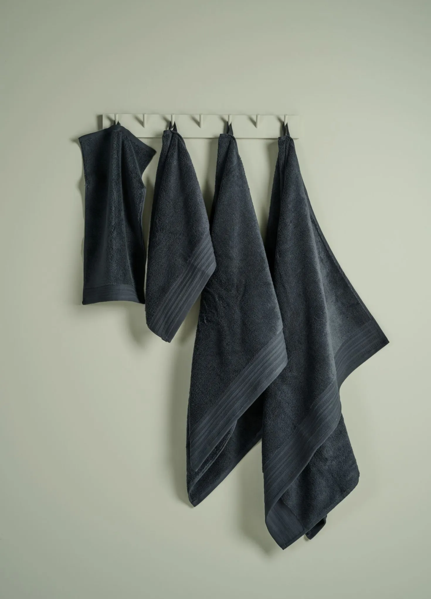 Handduk mörkblå - 90x150 cm