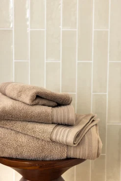 Handduk taupe - 90x150 cm