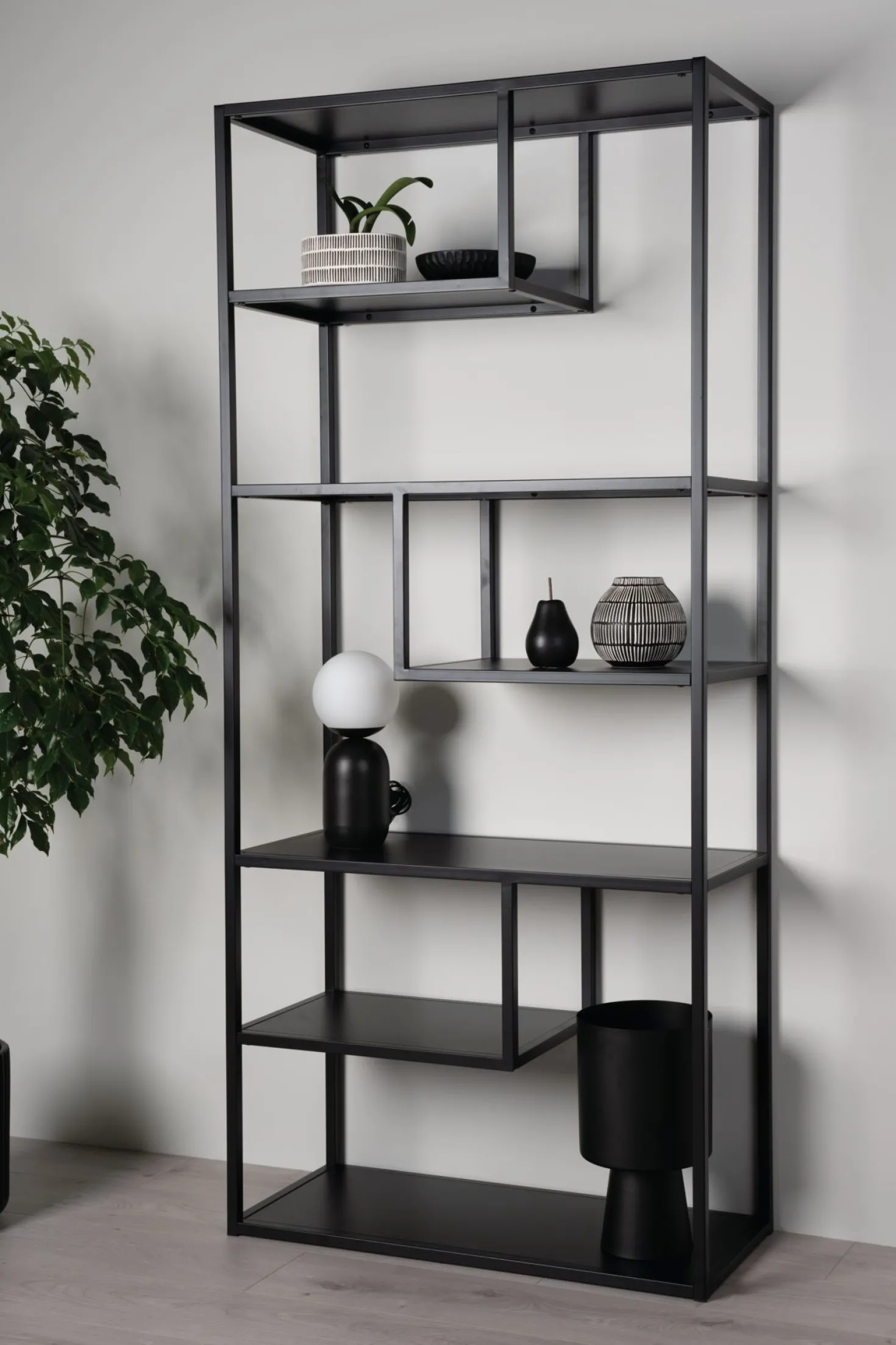 Hylla svart - 85x35x188 cm