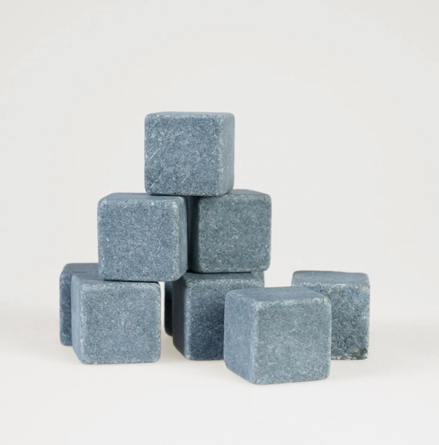 Isbitar grå - 7,8x7,8x2,9 cm