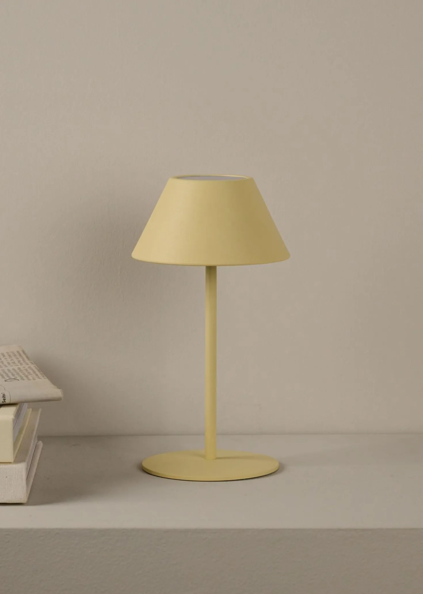Led bordlampa ljusgul - 10x10x21 cm