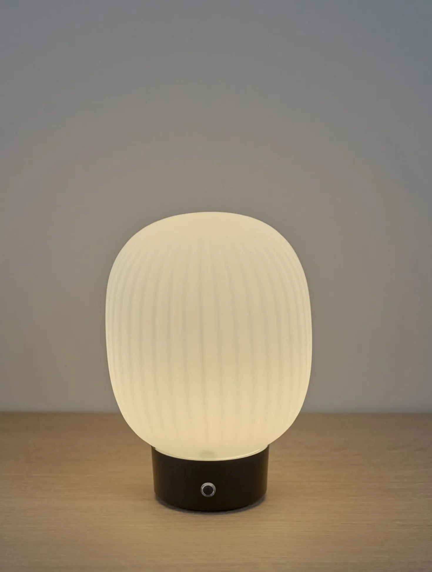 Led bordlampa svart - 20 cm ø14,2