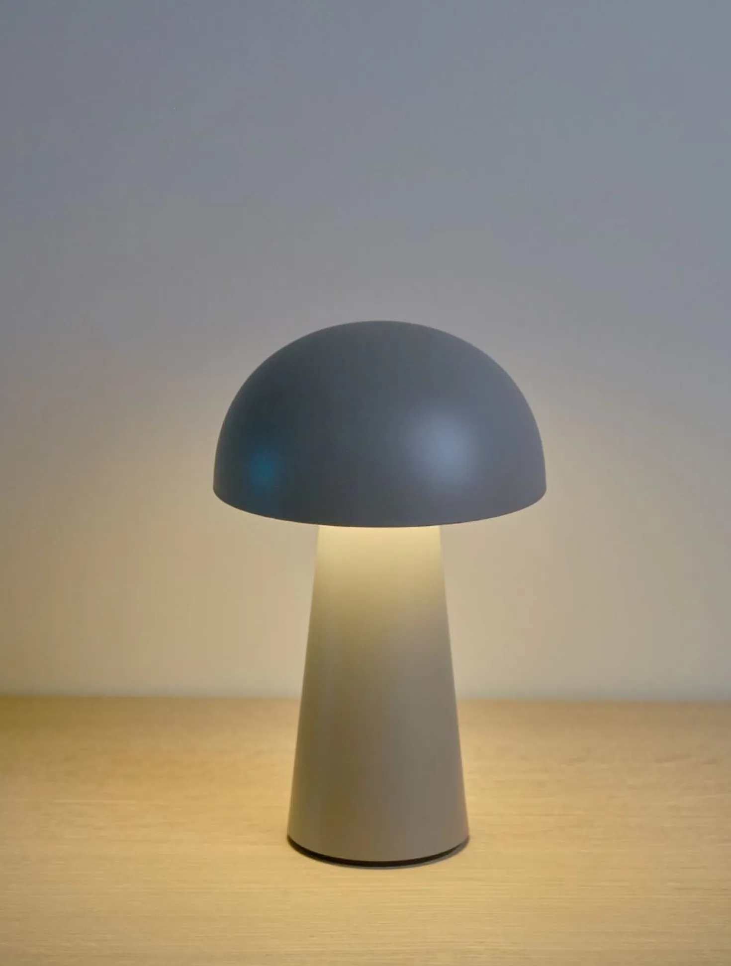Led bordlampa taupe - 21,5 cm ø13,7