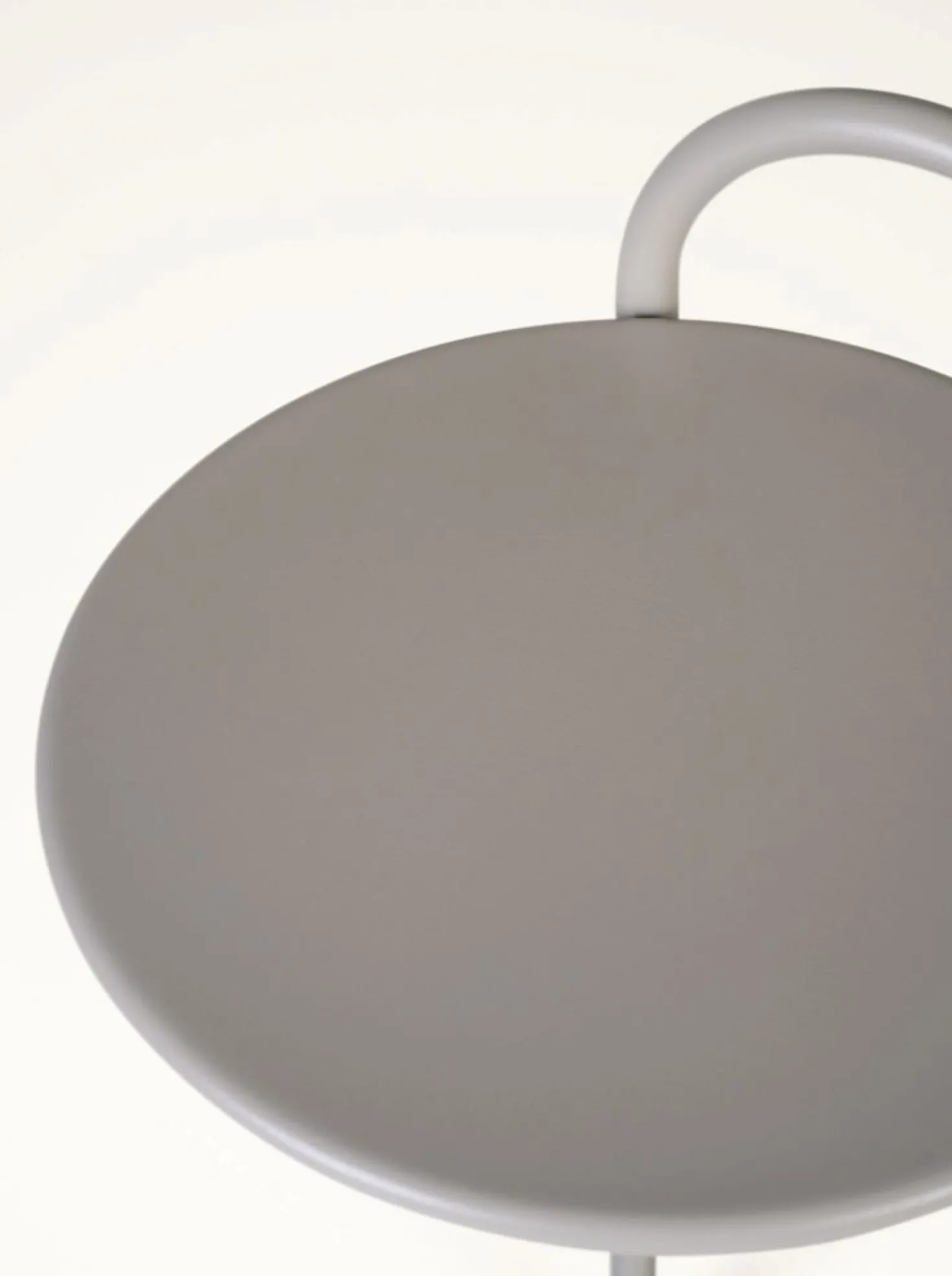 Sidobord taupe - 72,5 cm ø35,8