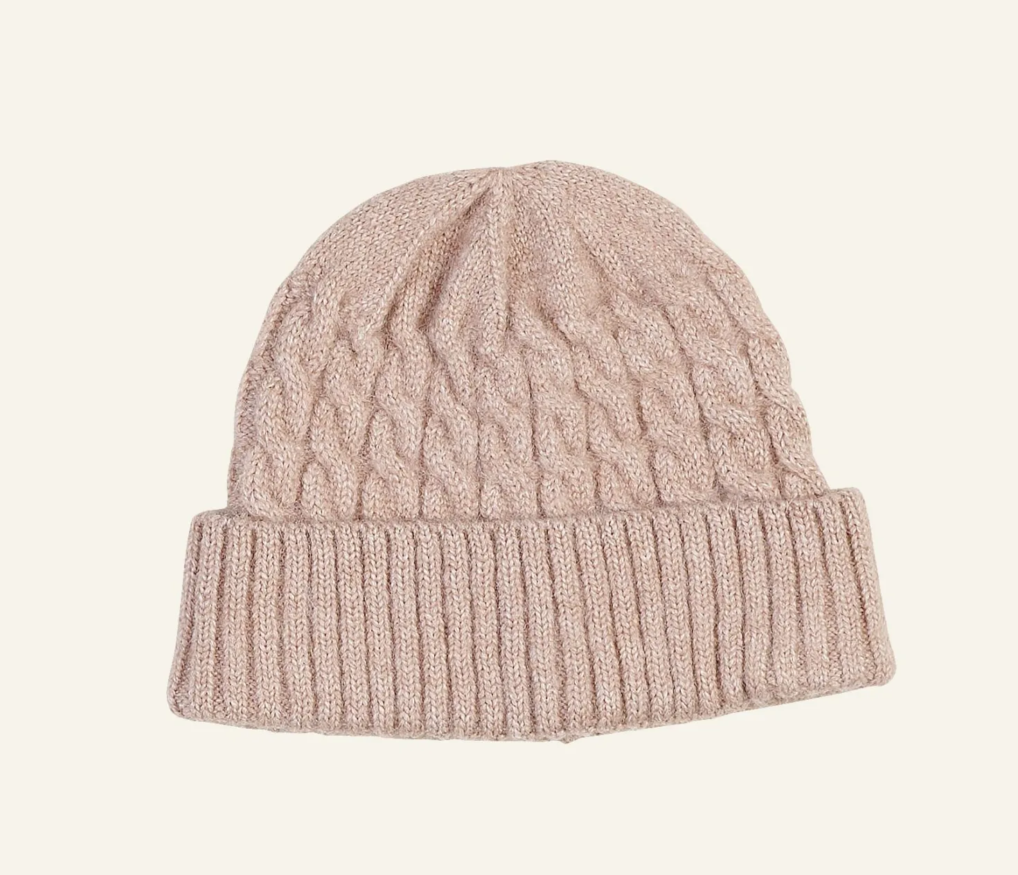 Stickad hatt sand - 24x22 cm
